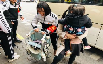 乐于助人作文800字6篇